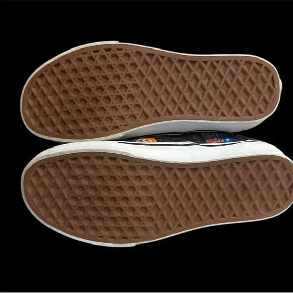 Women’s 6 Vans Stranger Things Slip On Shoes - Picture 4 of 5